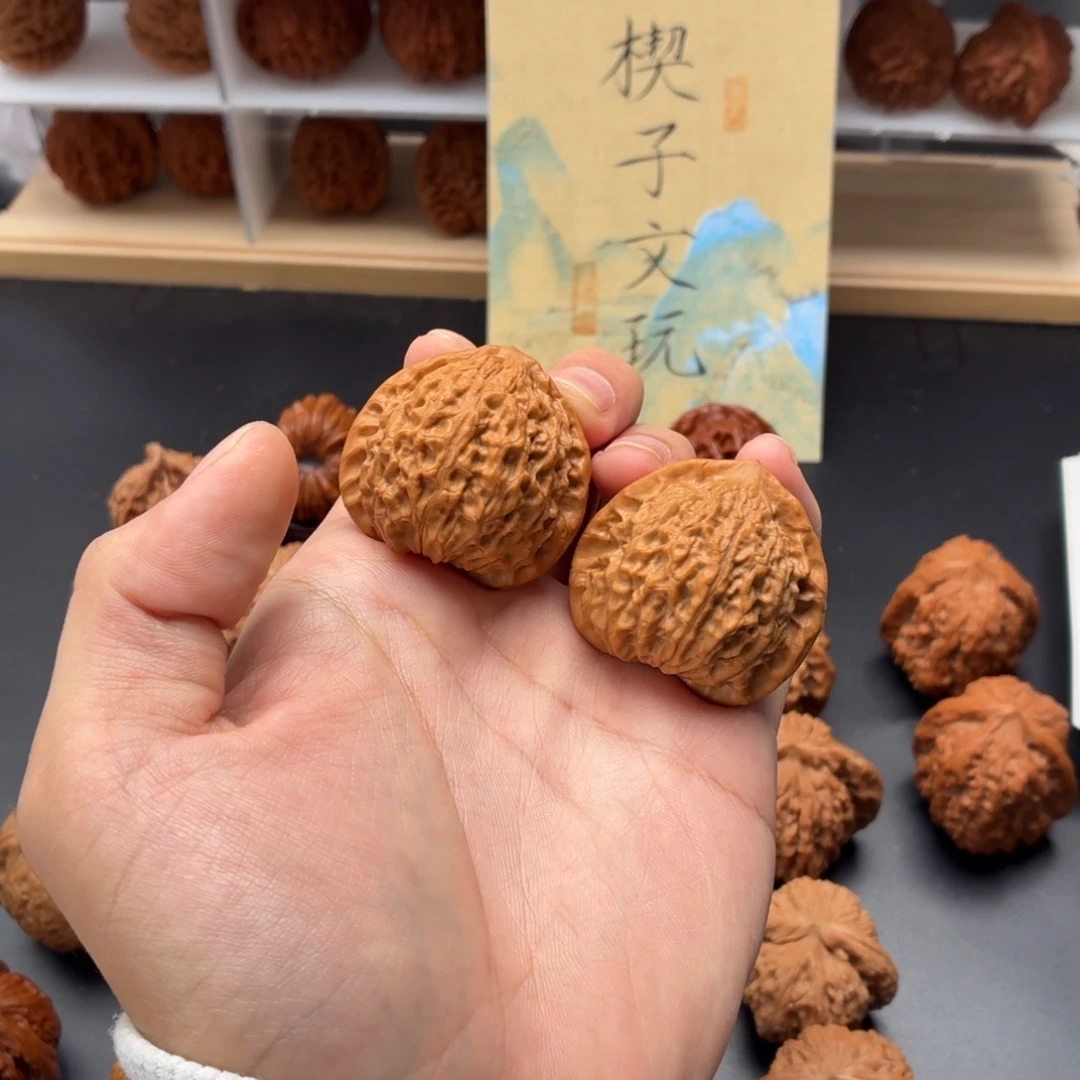 文玩核桃把件金牛39（仙台公子帽）