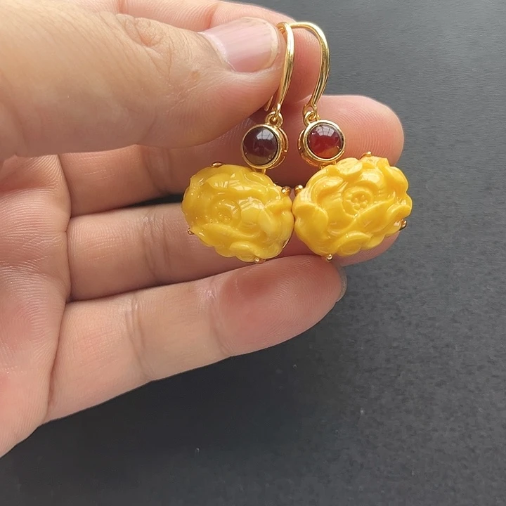 琥珀未镶嵌裸石耳坠
