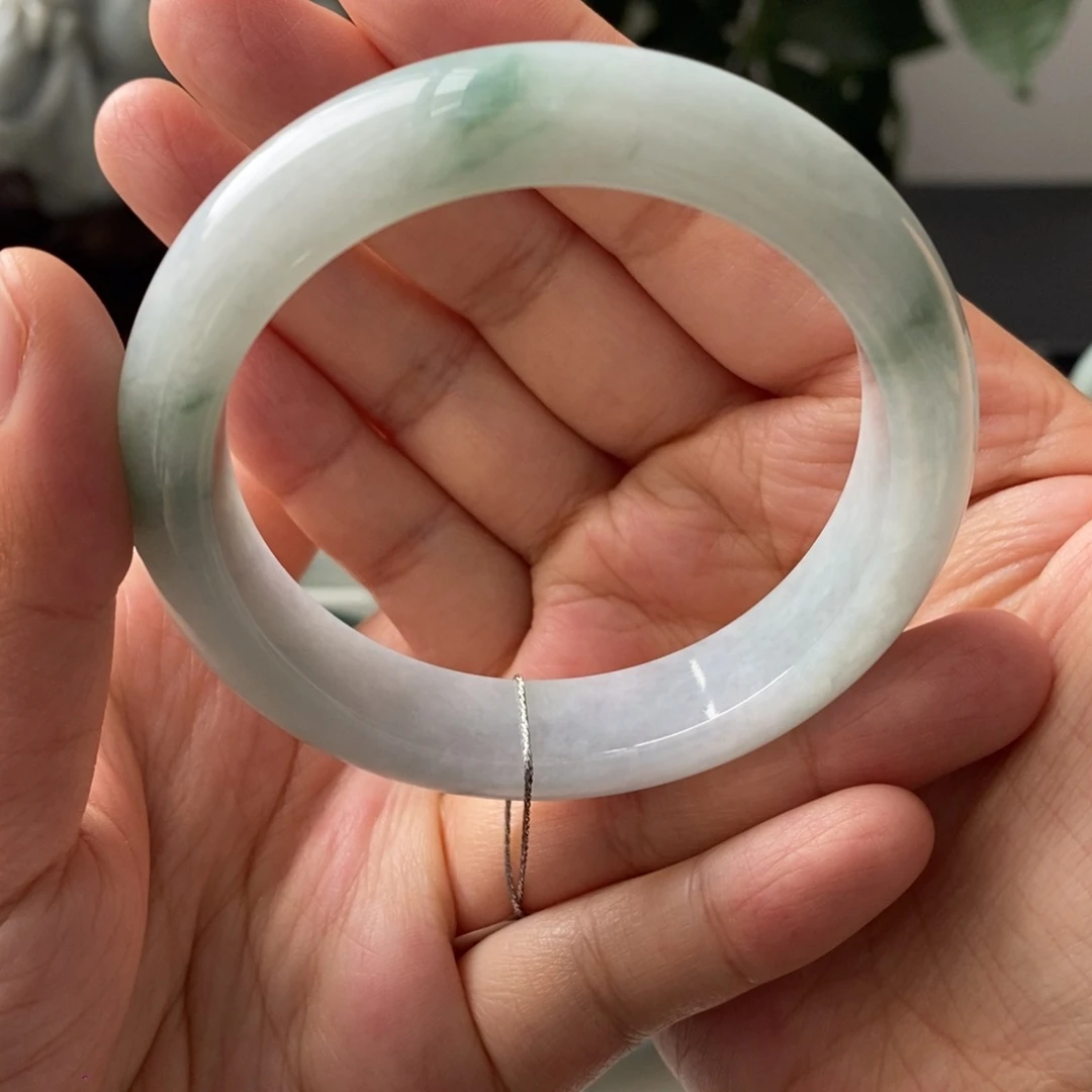 翡翠手镯未镶嵌天然