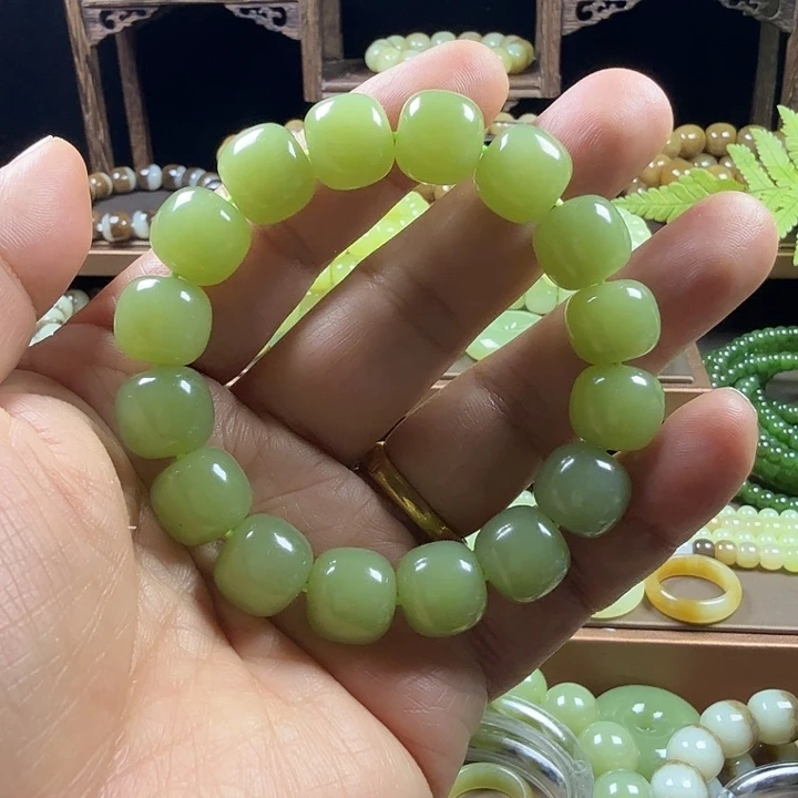 兴***欣和田玉(糖玉)未镶嵌手链