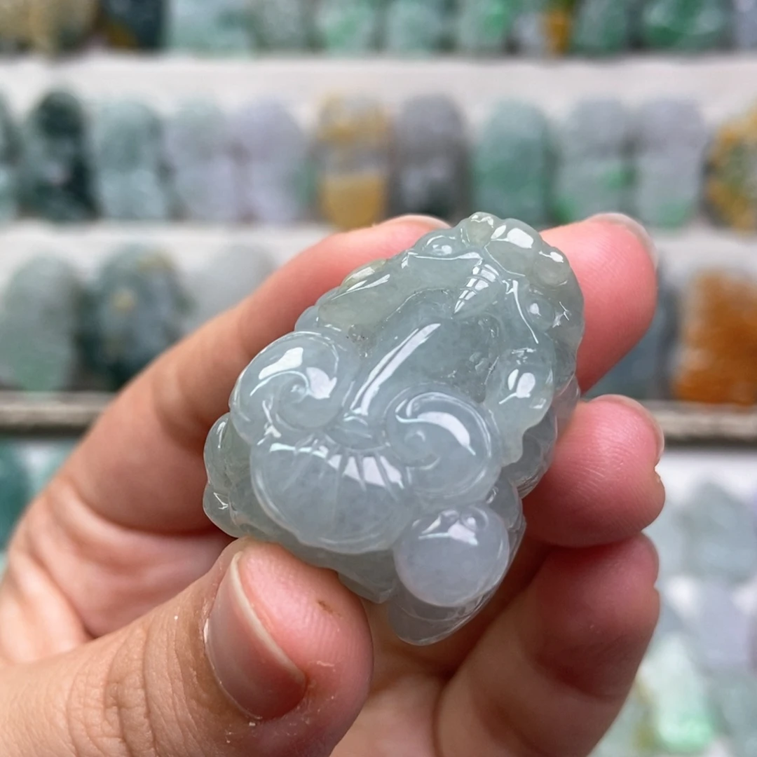 翡翠未镶嵌吊坠(赠链)
