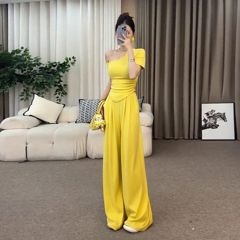 黄色休闲运动套装女夏季时尚减龄修身显瘦露肩短袖阔腿裤两件套