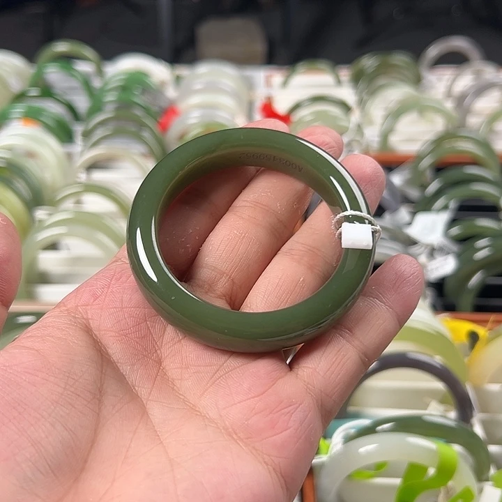 未镶嵌手镯和田玉牛油果手镯A0034-53