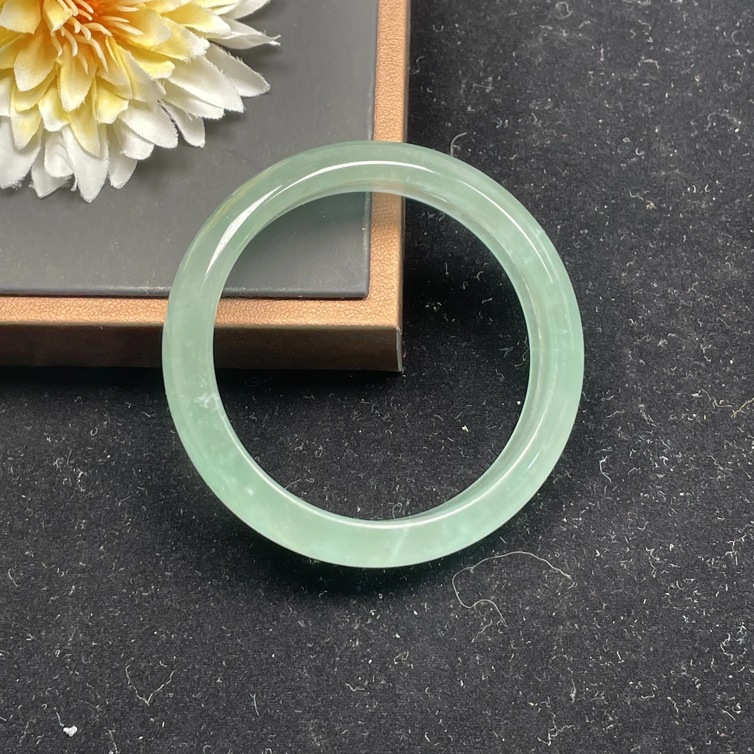 A0292正圈57圈口翡翠手镯