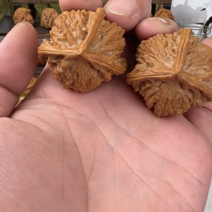 文玩核桃吊坠37尺盘山三棱
