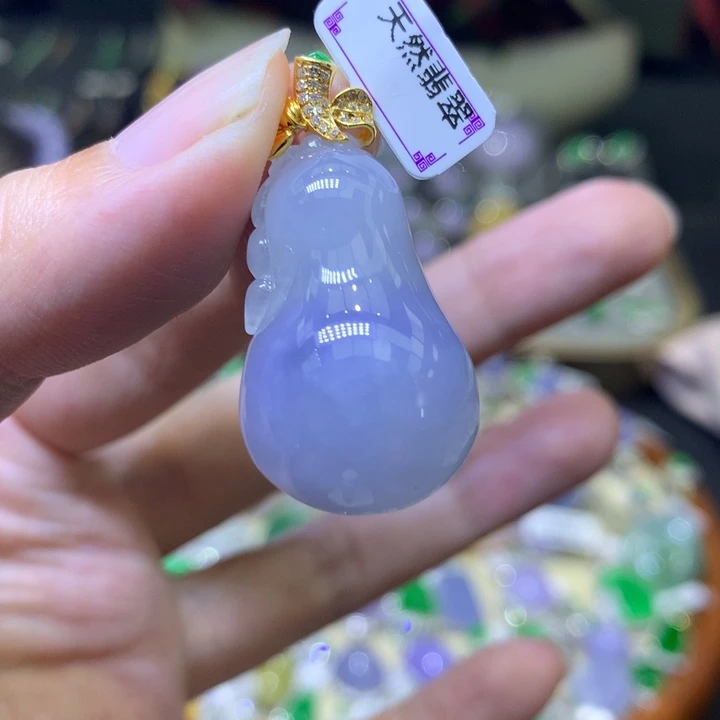 颈饰18K金镶嵌翡翠