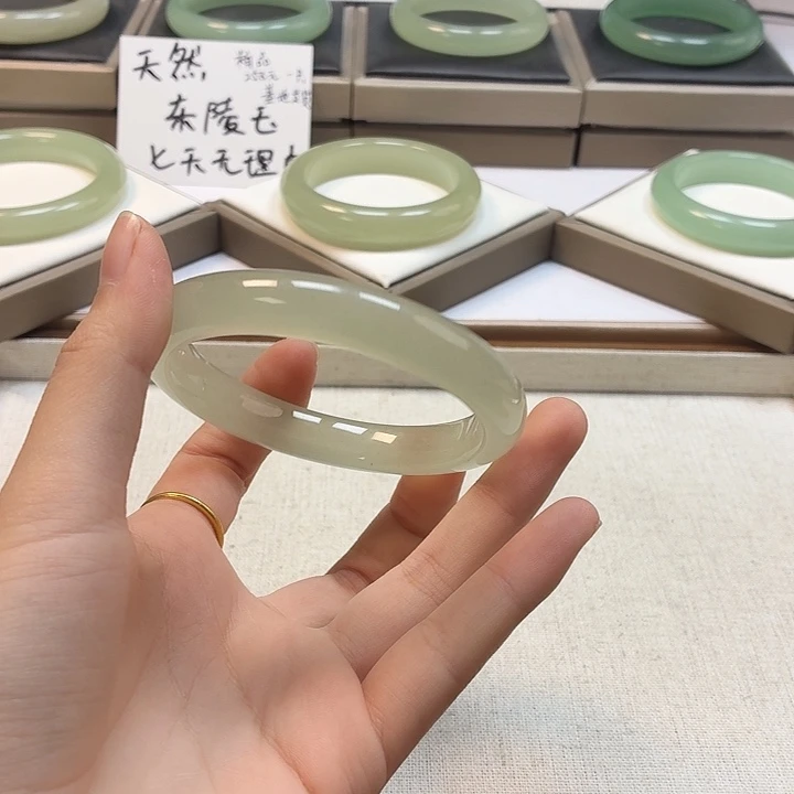 卡***叭石英质玉合金手镯