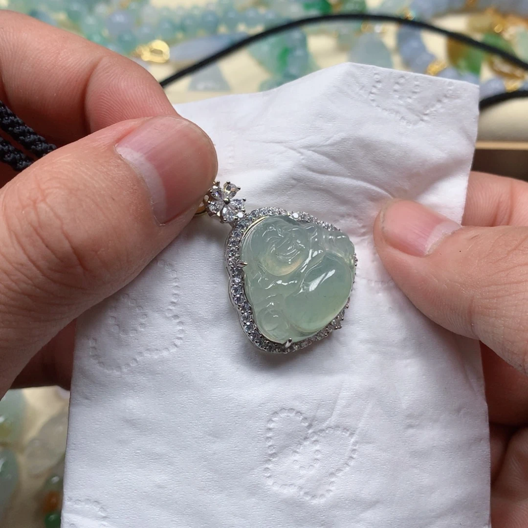 ༺***铺翡翠未镶嵌颈饰是