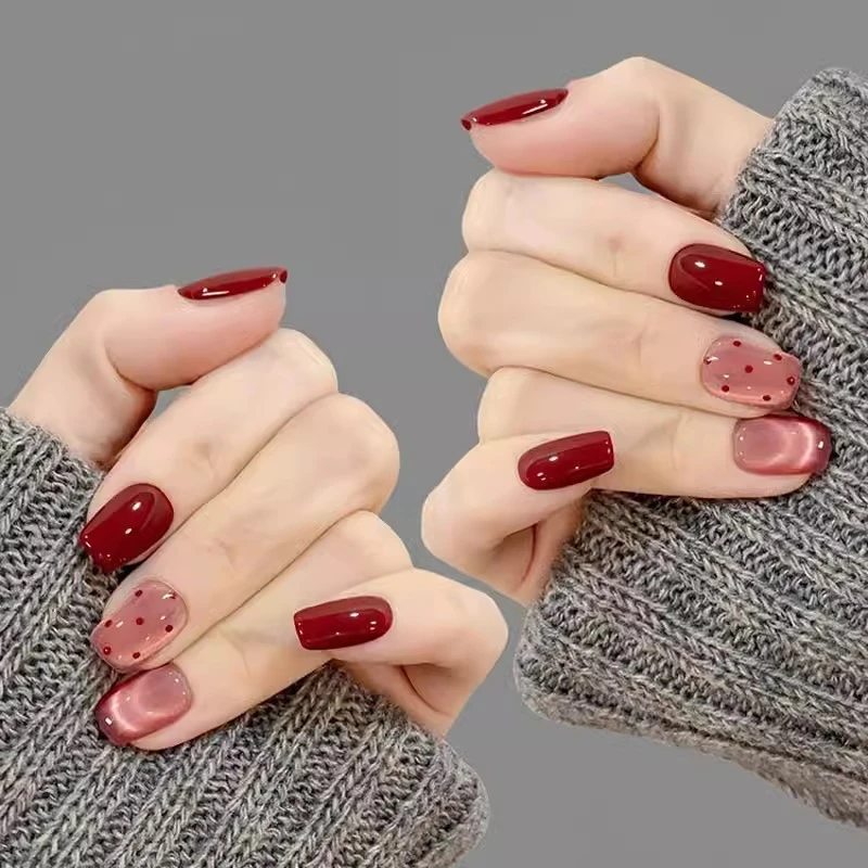新年美甲秋冬气质显白红色波点猫眼美甲手工穿戴甲防水可拆卸成品