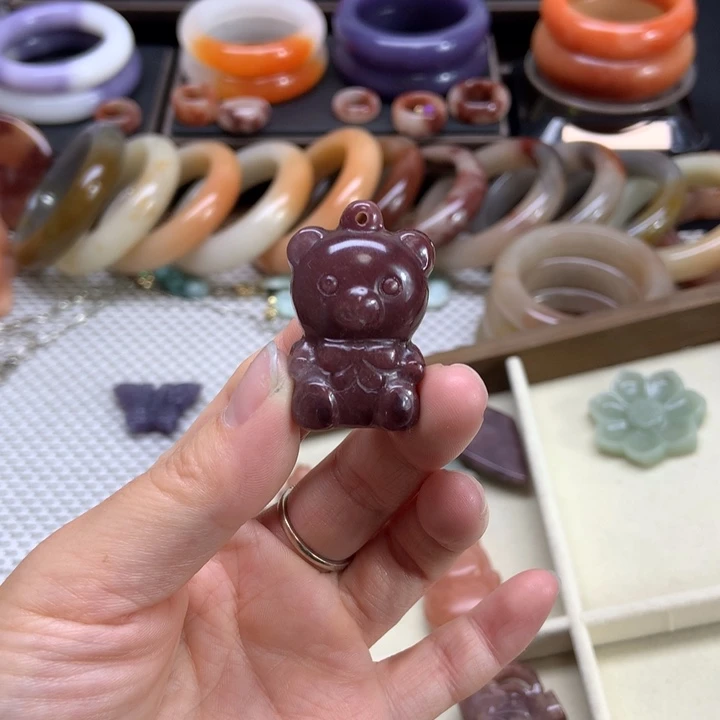 石英质玉未镶嵌吊坠(赠链)