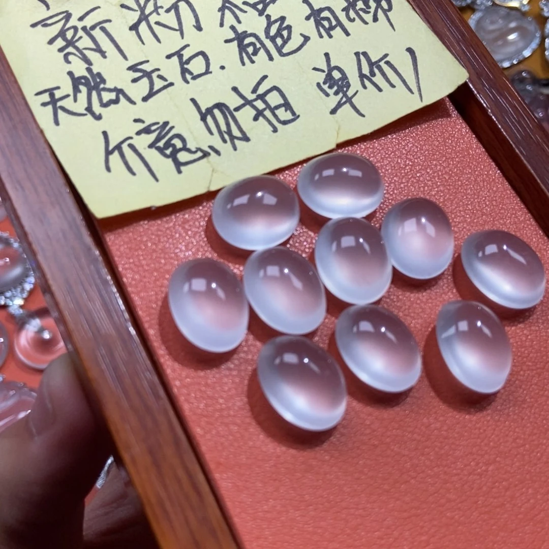 石英质玉未镶嵌颈饰