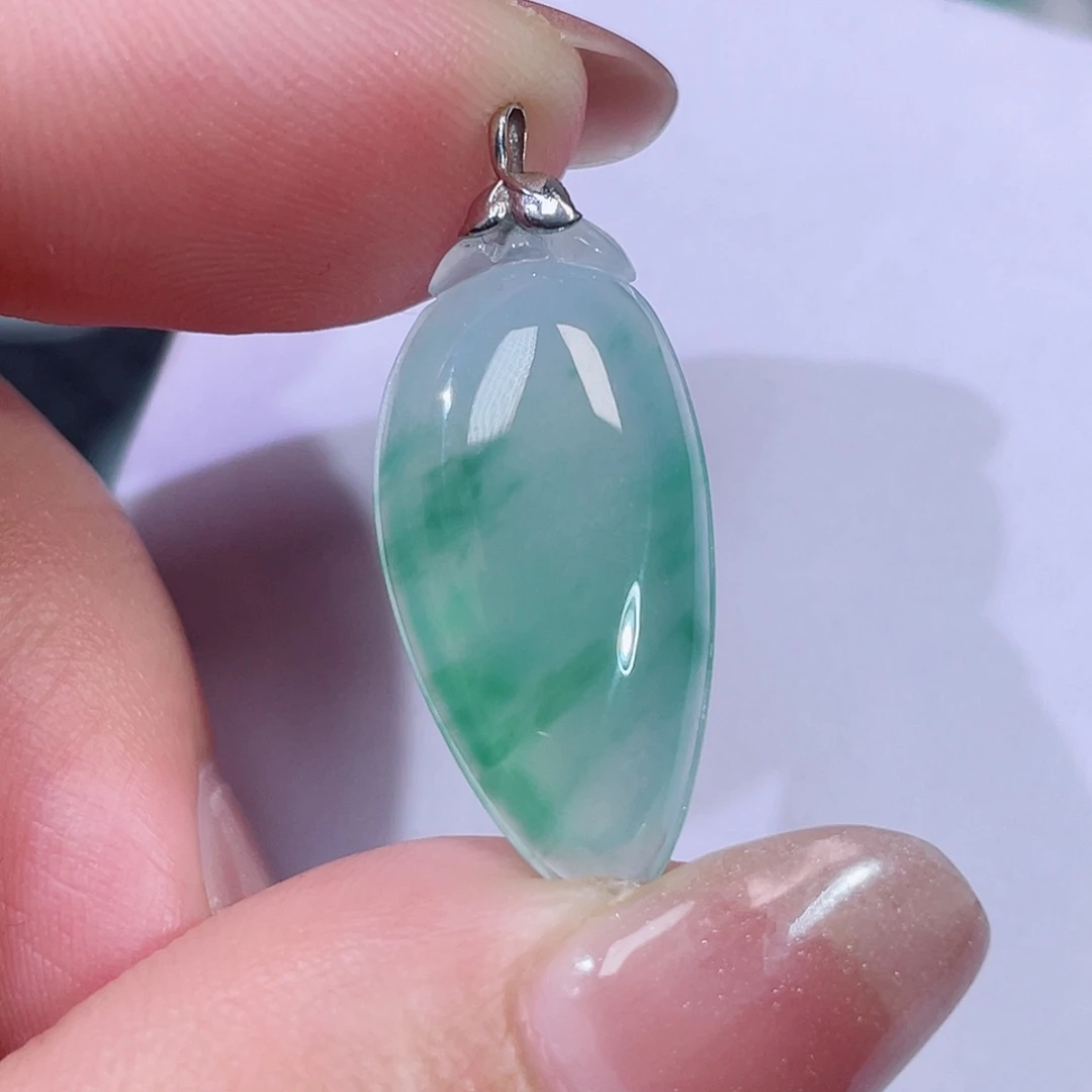 翡翠18K金镶嵌颈饰福瓜