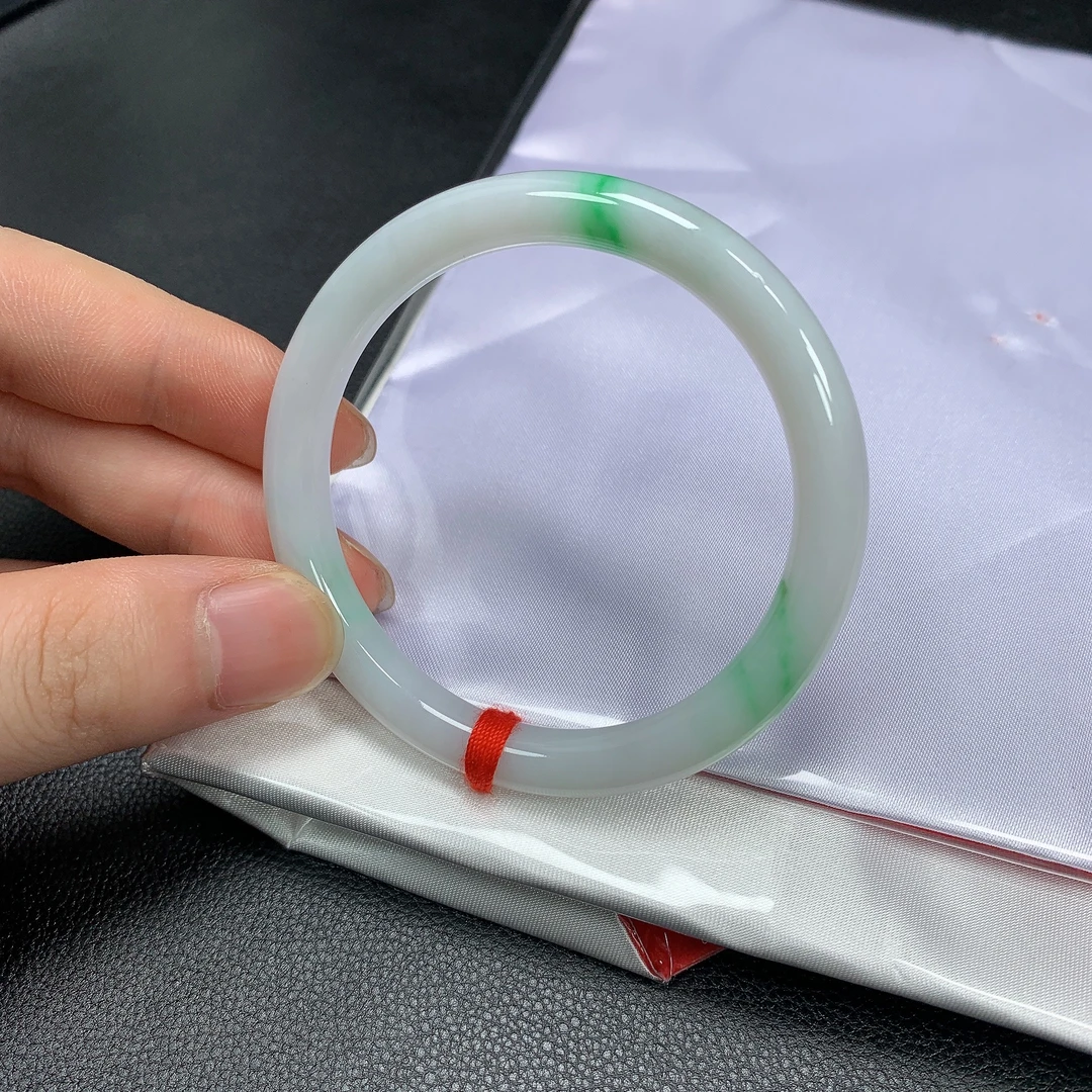 (A541#)天然缅甸A货翡翠55圈胶质感飘阳绿圆条手镯