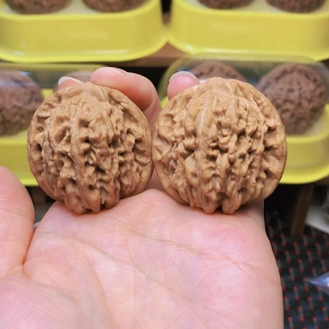 【闪购商品】文玩核桃吊坠四座楼38尺