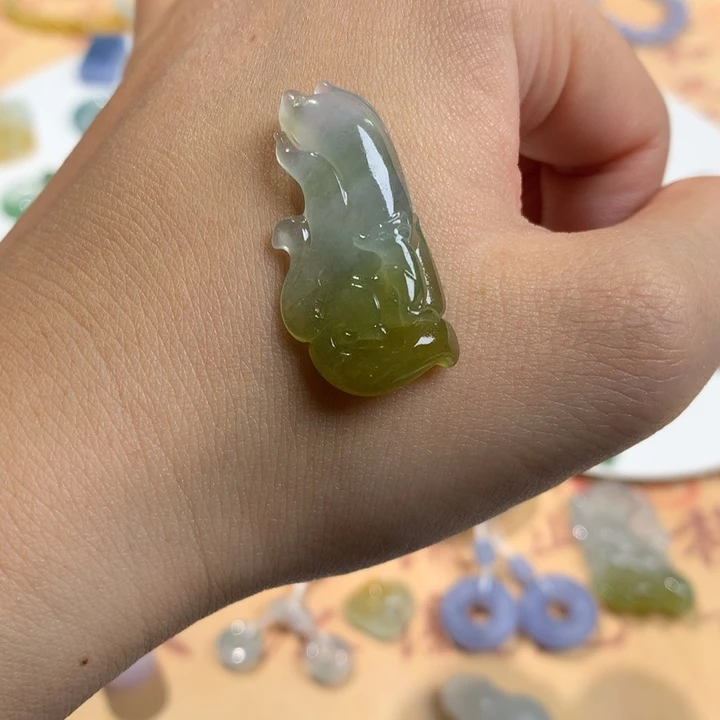 定制翡翠未镶嵌九尾狐