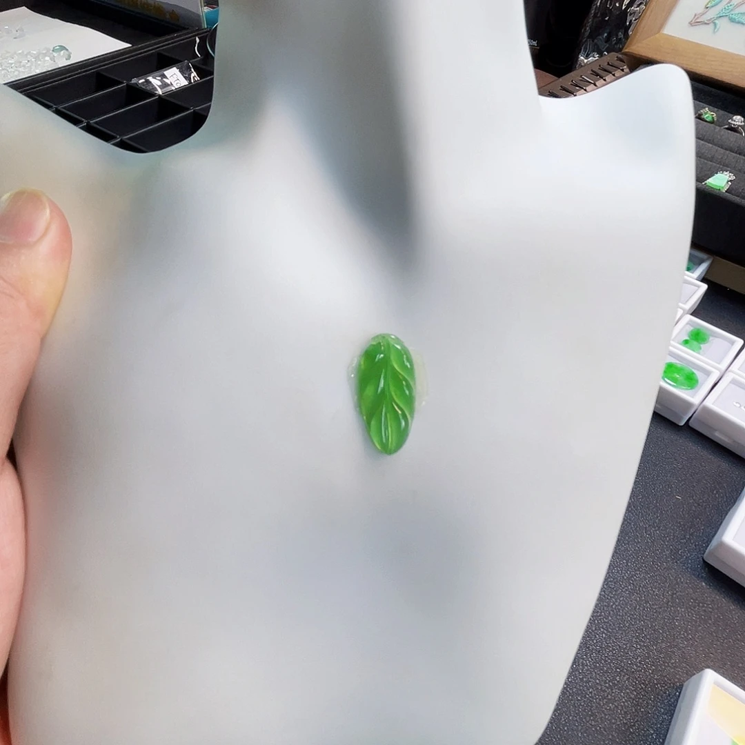 裸石翡翠FT001冰薄荷绿叶子