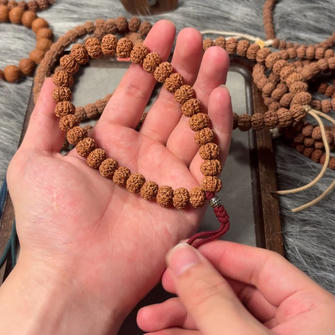 金刚菩提吊坠小***飞凹底梅花手持0100