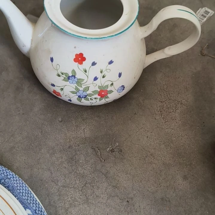 陶瓷盘子碗啥都有