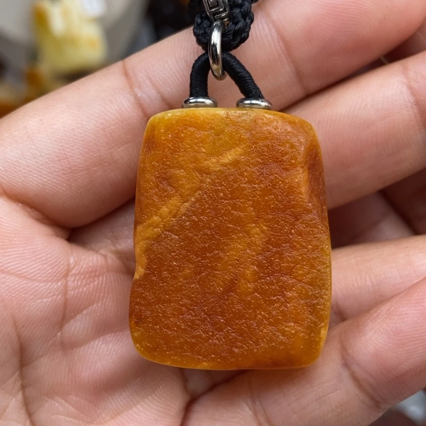 【闪购商品】琥珀颈饰未镶嵌