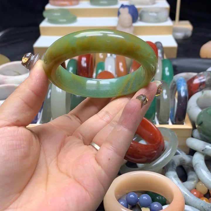 未镶嵌手镯石英质玉安*