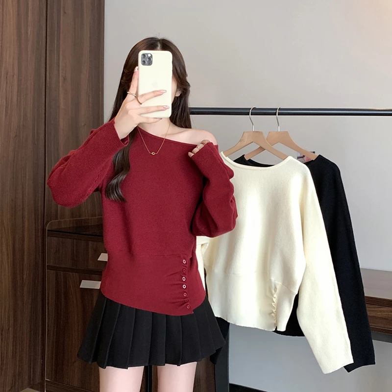 2025新款胖mm大码女时尚设计感甜辣斜领露肩针织毛衣上衣 71978