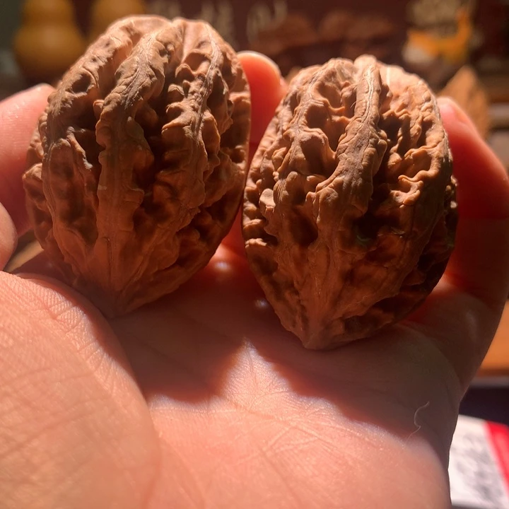 文玩核桃吊坠楸玥核33