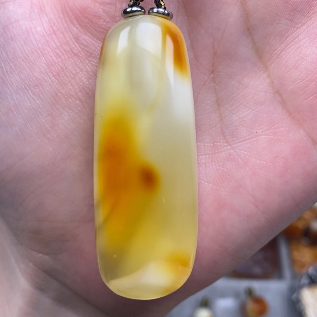 未镶嵌吊坠(赠链)琥珀