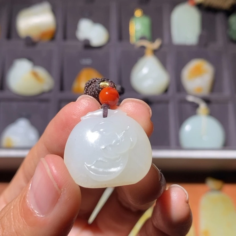 【闪购商品】颈饰未镶嵌和田玉