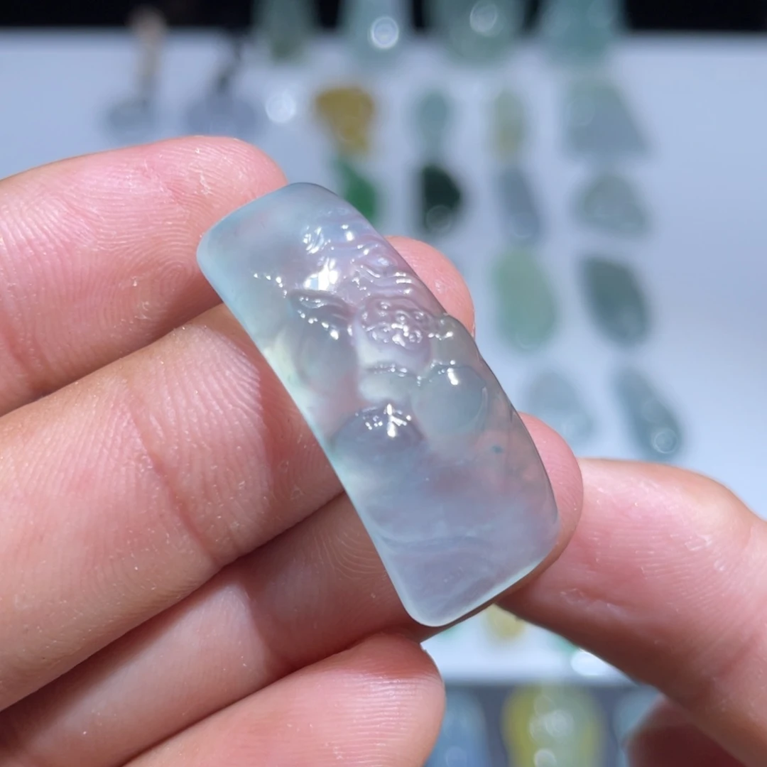 颈饰未镶嵌翡翠莲花手牌