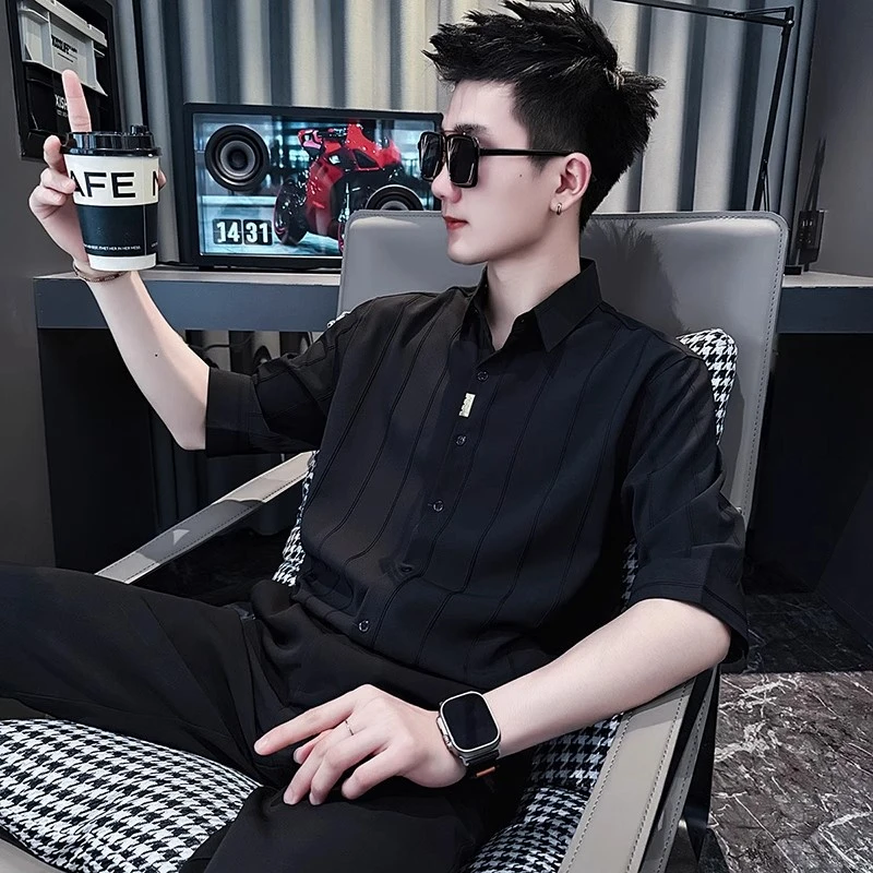 短袖男衬衫夏季条纹衬衣男款2025新款高级感痞帅黑色冰丝潮流上衣