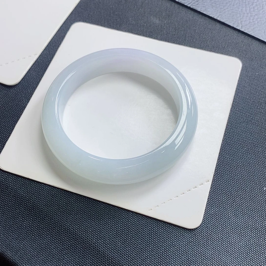 翡翠手镯未镶嵌54，4圈口