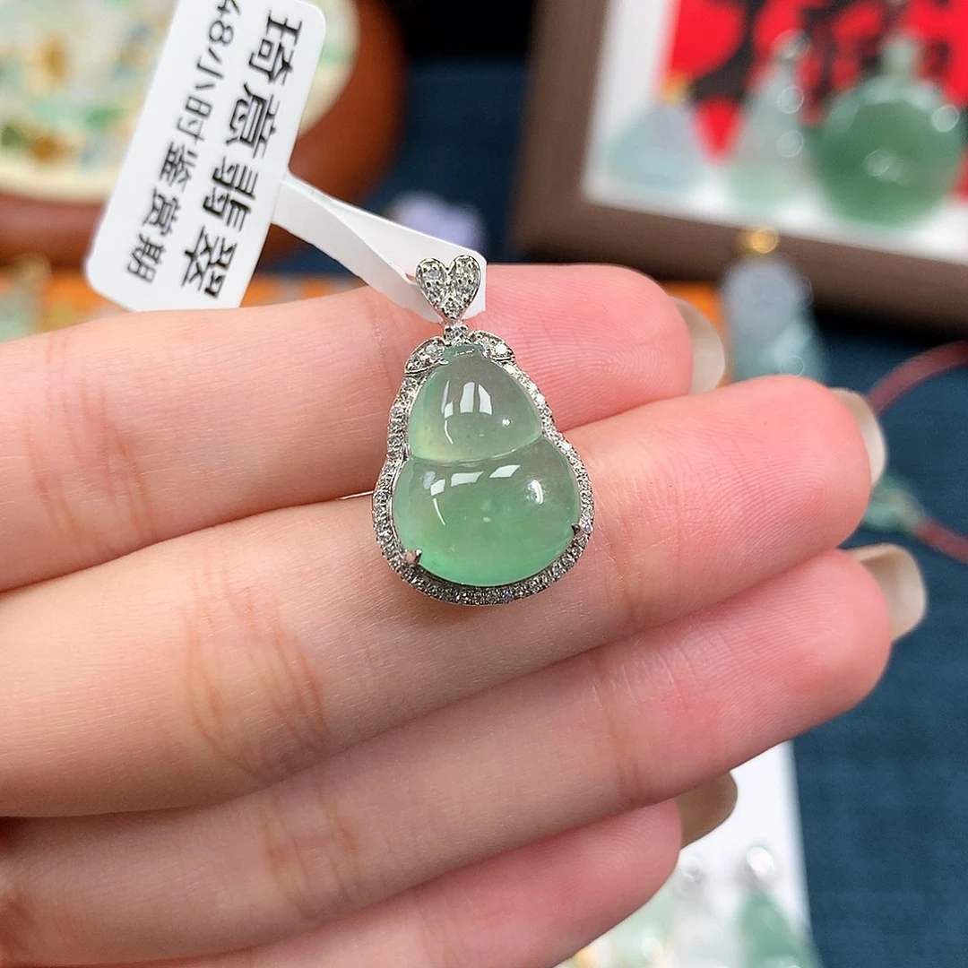 吊坠(不含链)18K金镶嵌翡翠