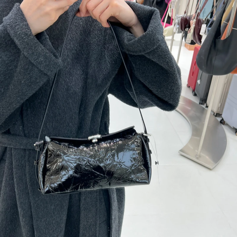 希哥家 女士小众设计单肩手提包复古简约百搭通勤女包66-06