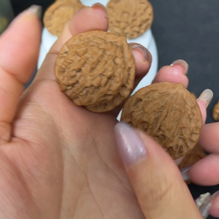 你***好核桃把件秦岭核桃种植区是狮子头