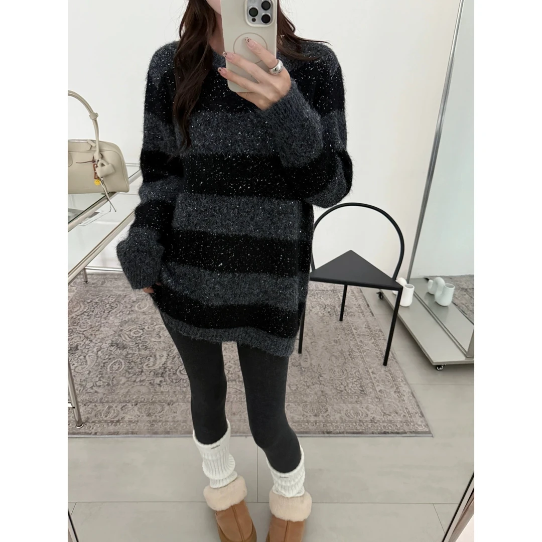 6196欧货时尚简约设计感黑灰色条纹亮片长袖针织衫女冬季新款保暖