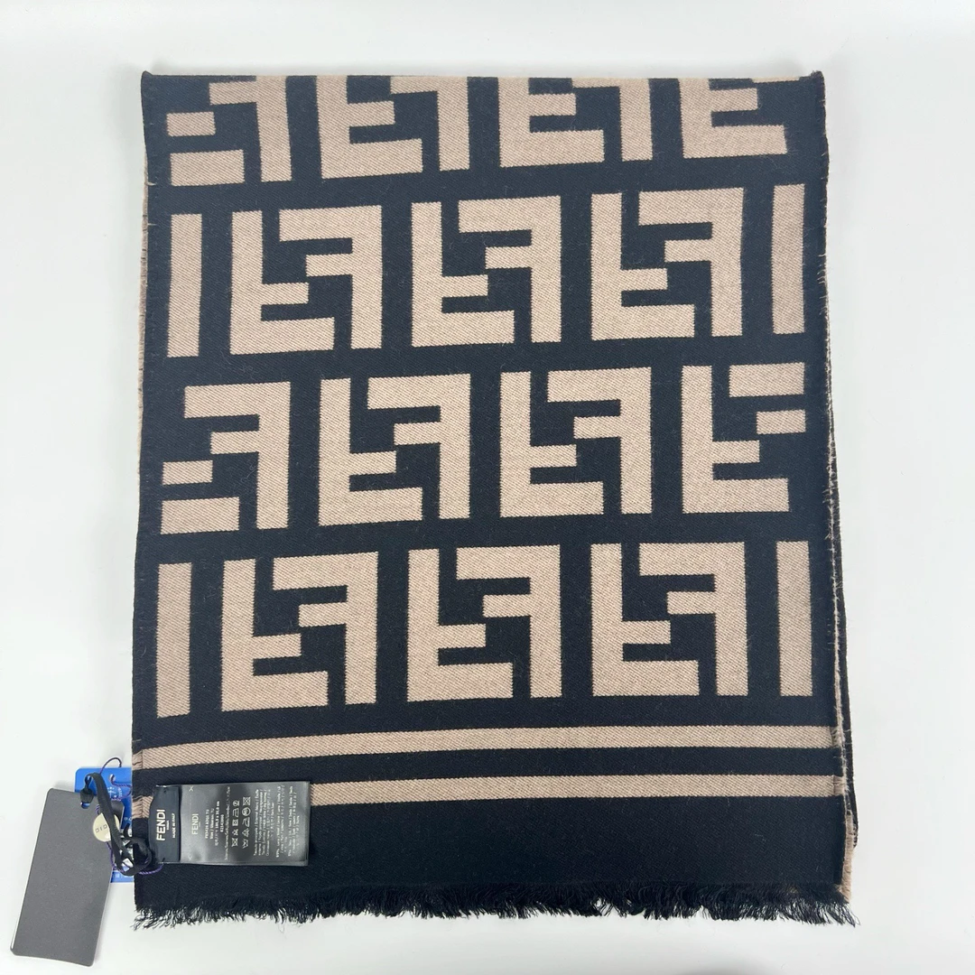 99新 FENDI/芬迪 Fendi 芬迪 老花双面羊绒围巾 全新 sz0246