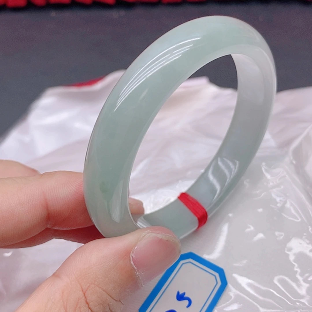 陌***花非金属翡手镯2555555