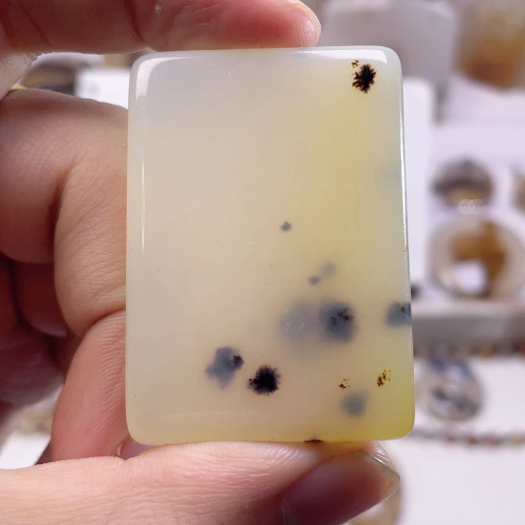 玛瑙/玉髓未镶嵌珠宝奇石