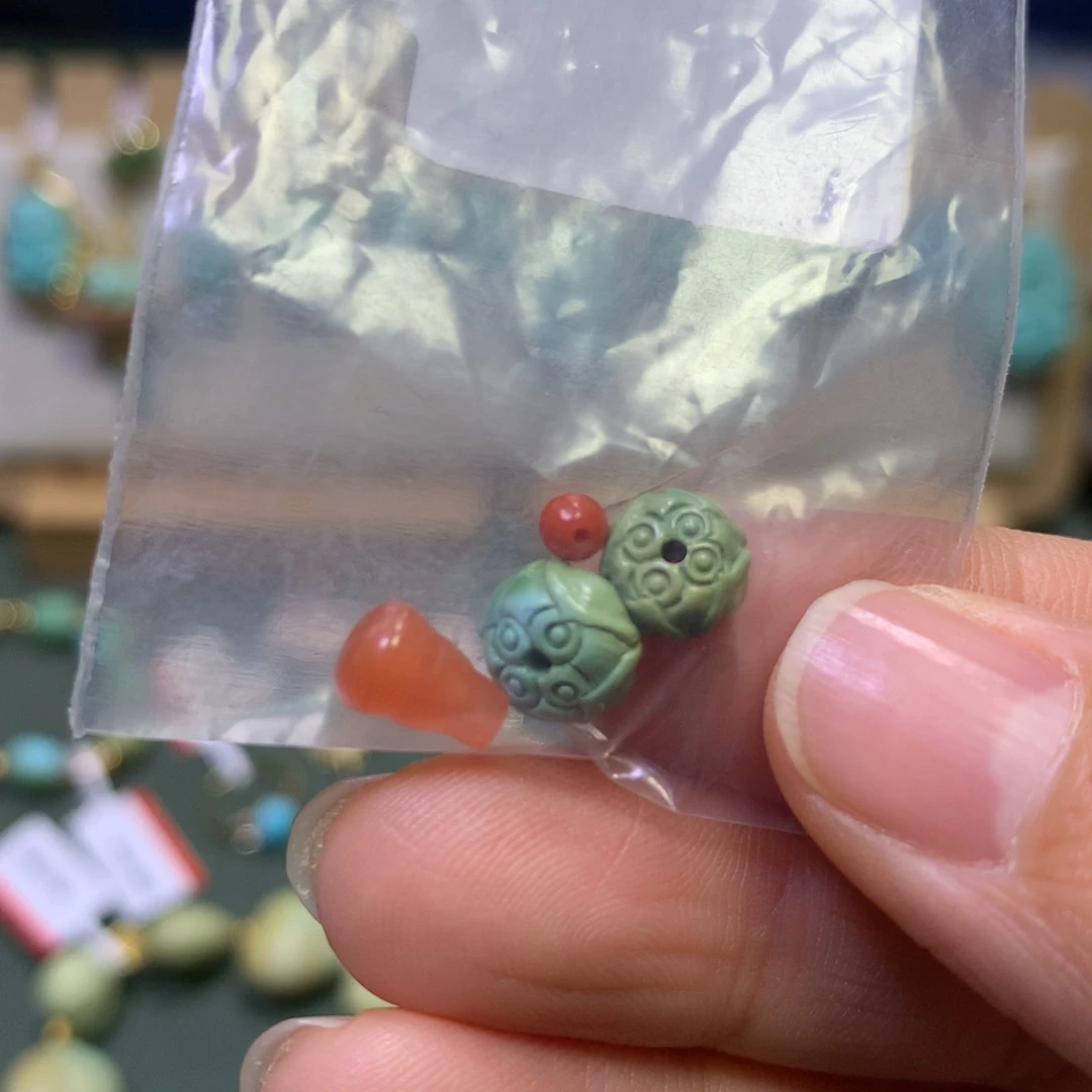 南红玛瑙配饰未镶嵌