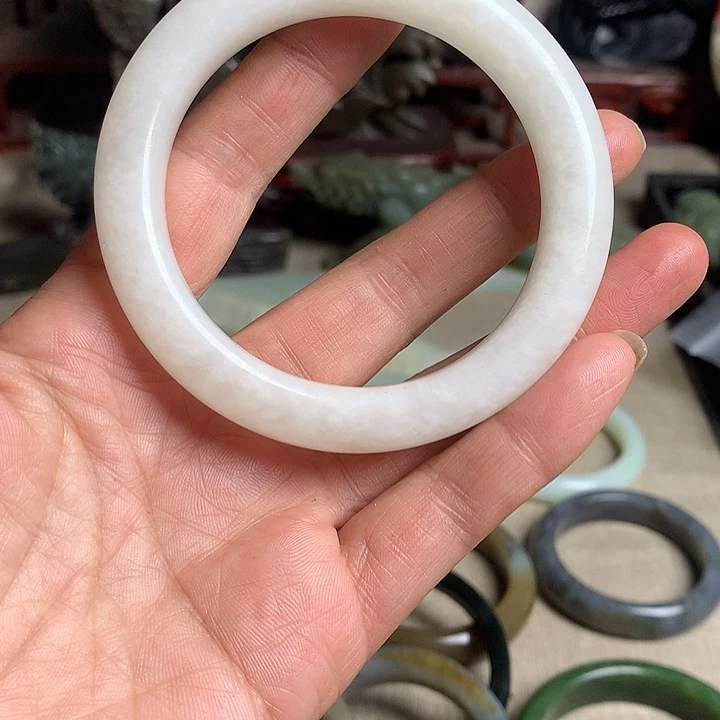 和田玉（糖玉）未镶嵌手镯