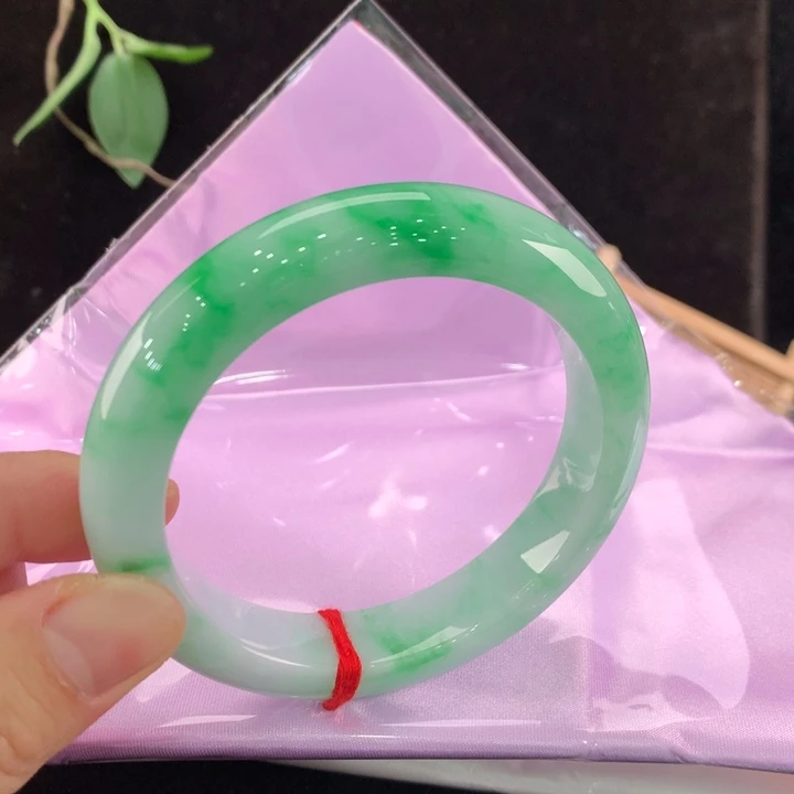 翡翠手镯未镶嵌111/0145