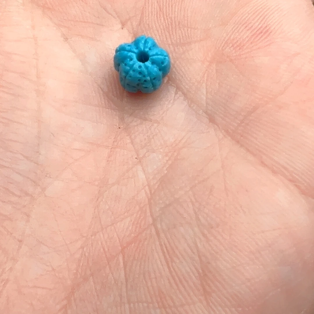 简***汤绿松石未镶嵌颈饰