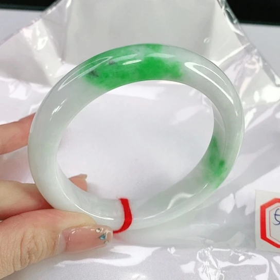 翡翠手镯未镶嵌天然翡翠A货6111