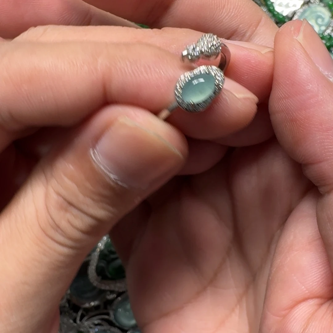 翡翠未镶嵌颈饰天然A货翡翠放漏