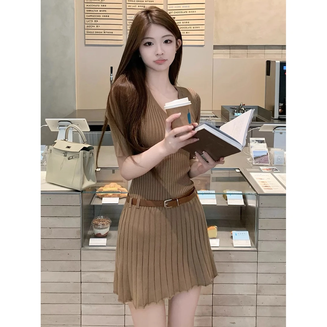 【夏日悸动】优雅气质修身显瘦V领针织连衣裙女收腰设计感a字百褶裙