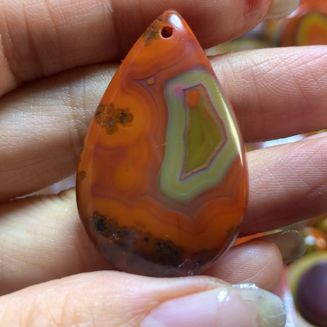 玛瑙/玉髓战国红吊坠未镶嵌