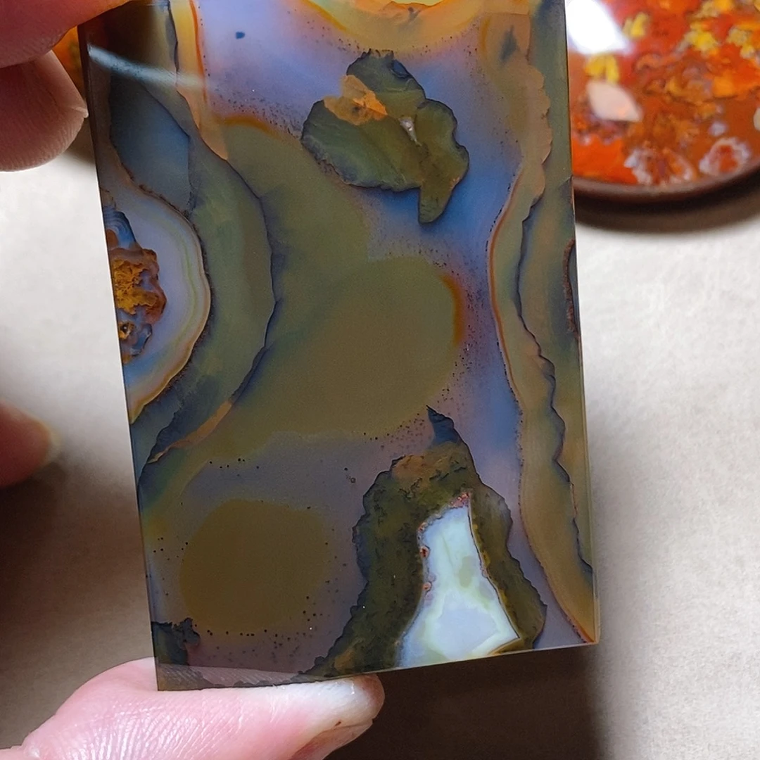 未镶嵌颈饰玛瑙/玉髓苏*