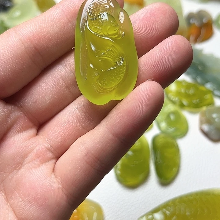 蛇纹石玉未镶嵌颈饰木**芳