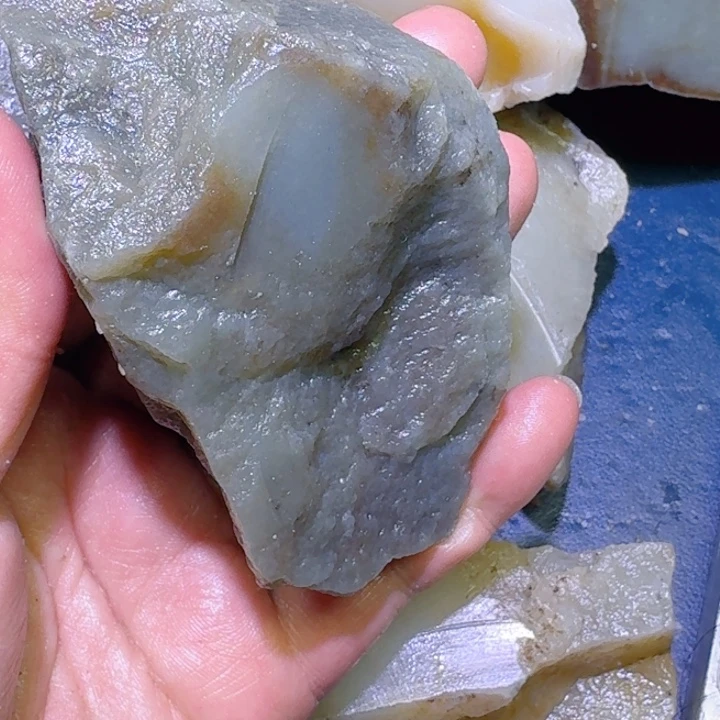 和田玉未镶嵌珠宝半成品