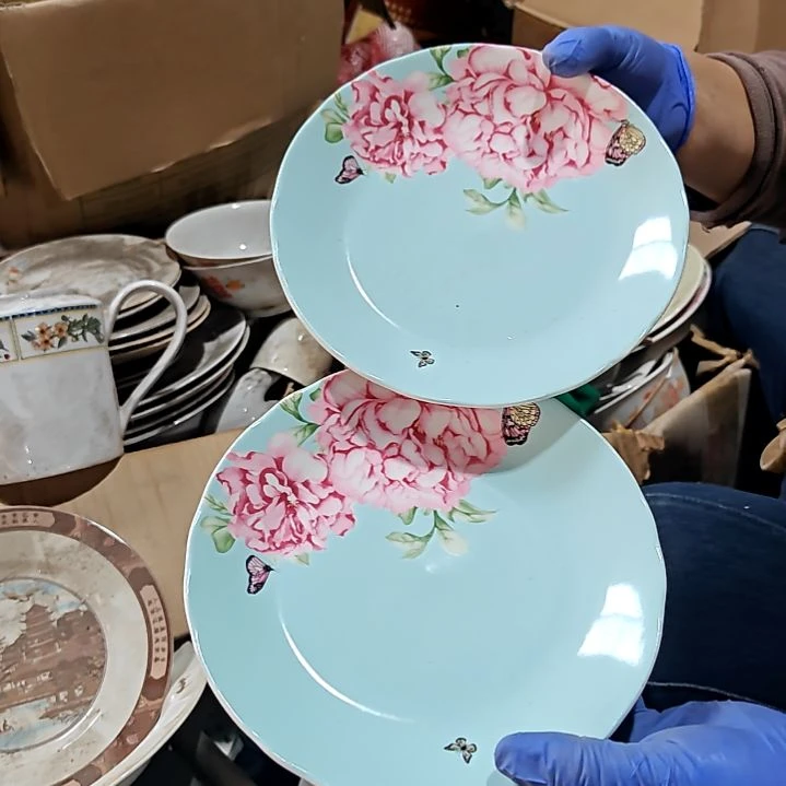 瓷片陶瓷盘子碗啥都有
